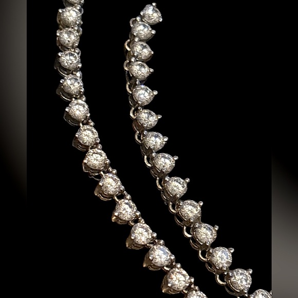 Classic & Timeless Cubic Zirconia Tennis Neckless - Picture 11 of 15